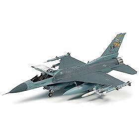 Tamiya 1:72 F-16CJ w/FULL EQUIPMENT