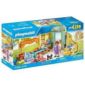 Playmobil My Life 71743 Puppy Care Center