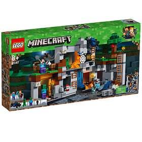 LEGO Minecraft 21147 The Bedrock Adventures